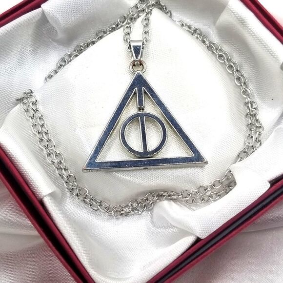 OfficialOtaku Deathly Hallows Triangle Symbol Pendant Chain Necklace - Unisex - Picture 5 of 5